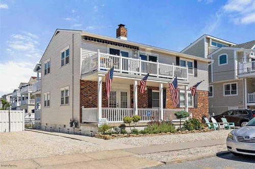 Long & Foster Vacation Rentals-6204 Pleasure Avenue 2nd Floor-image-1