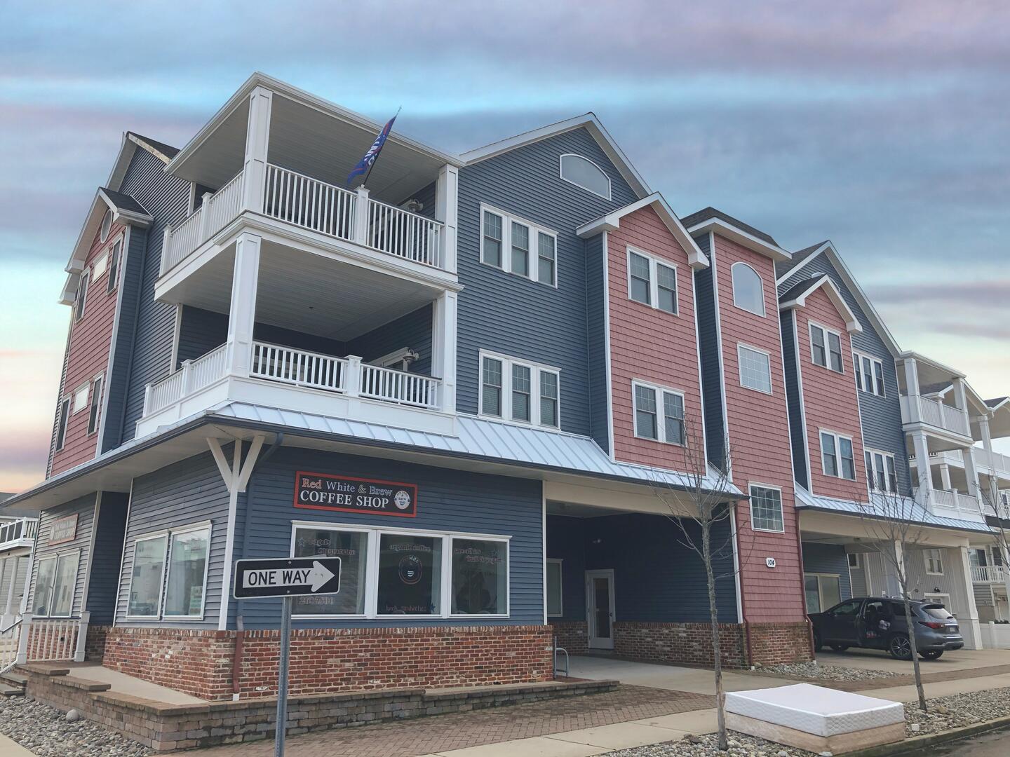 Long & Foster Vacation Rentals-104 36th Street #202-image-1