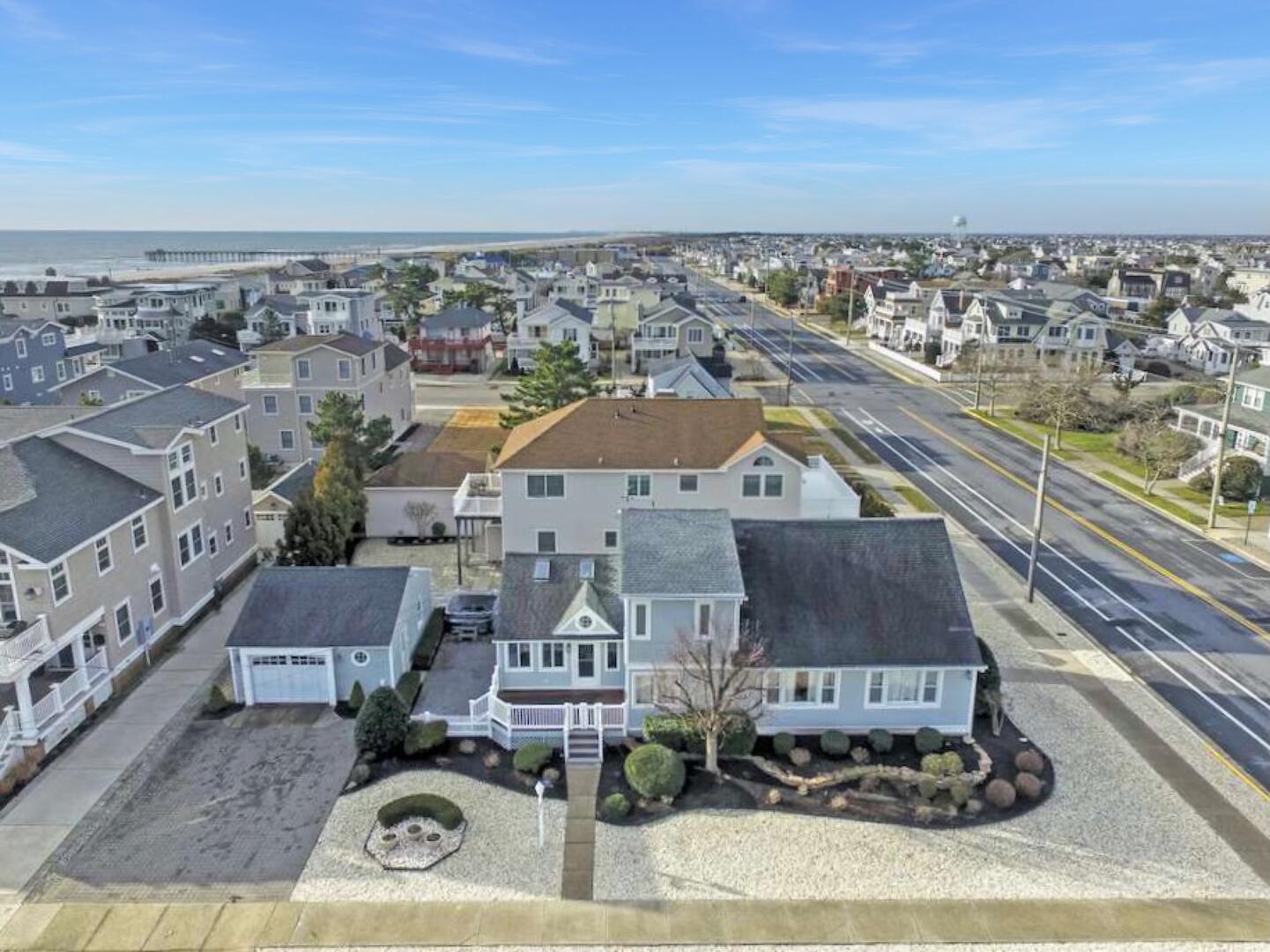 Long & Foster Vacation Rentals-10 E 25th Street-image-1