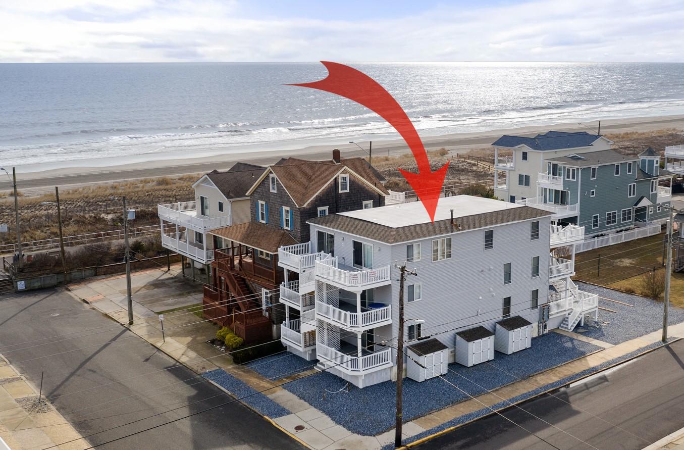 Long & Foster Vacation Rentals-18 48th #5 Top Floor-image-1