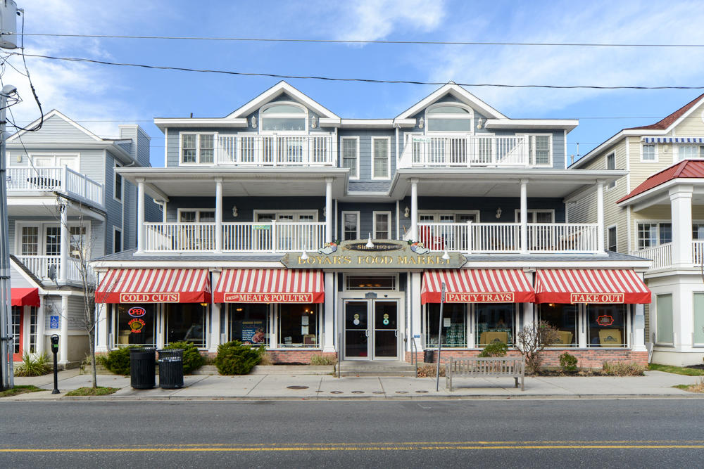 Long & Foster Vacation Rentals-1340 Asbury Unit E-image-1