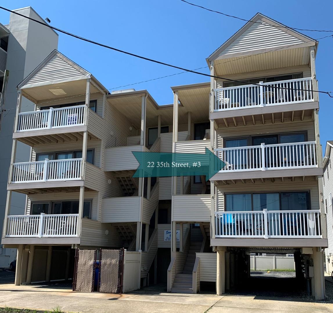 Long & Foster Vacation Rentals-22 35th Street #3 2nd floor-image-1