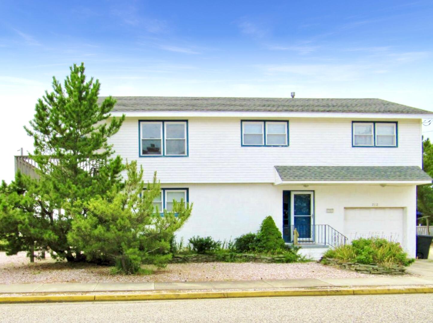 Long & Foster Vacation Rentals-212 7th Street-image-1