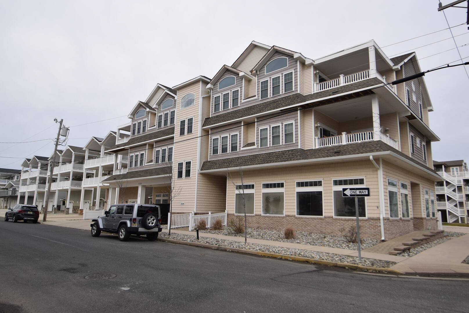 Long & Foster Vacation Rentals-3514 Landis Avenue Unit 302-image-1