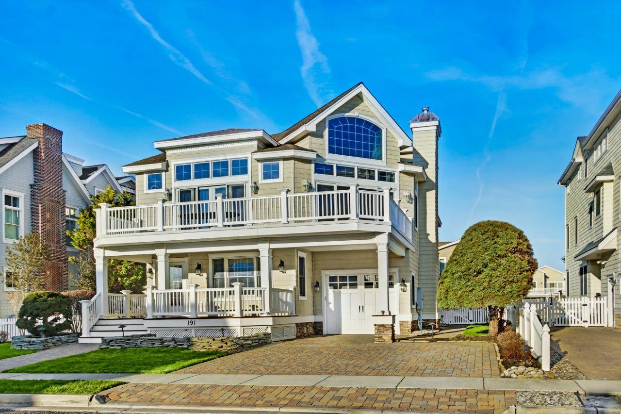 Long & Foster Vacation Rentals-191 77th Street-image-1