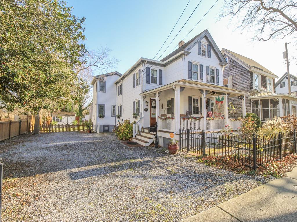Long & Foster Vacation Rentals-1136 Washington-image-1