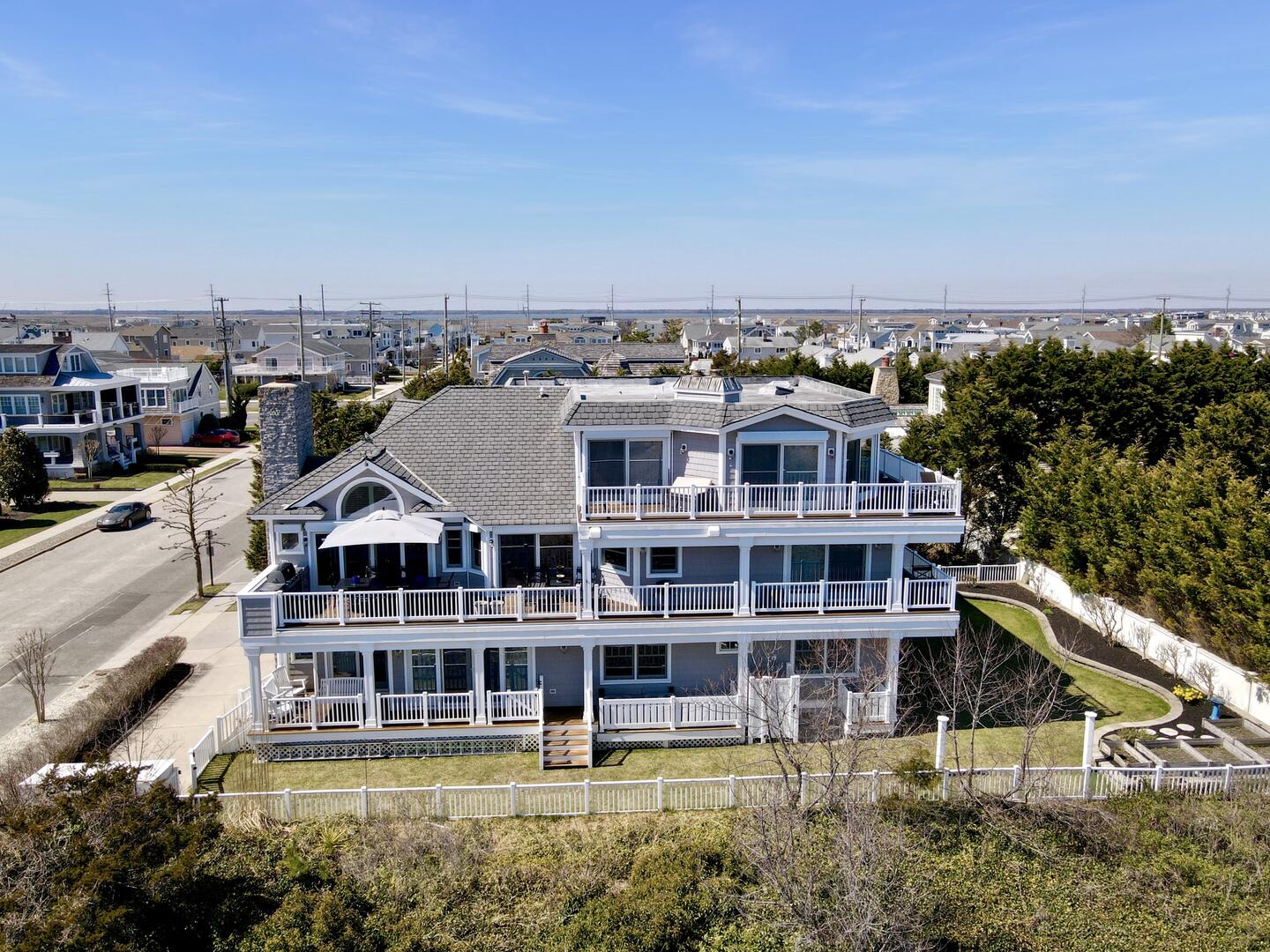 Long & Foster Vacation Rentals-155 60th Street-image-1