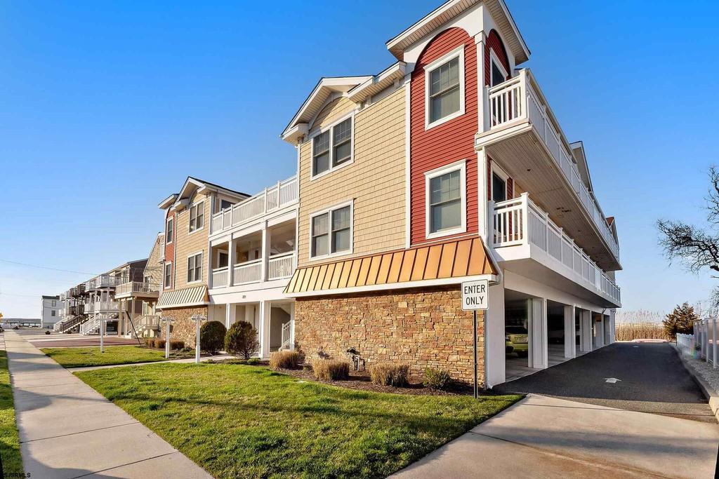 Long & Foster Vacation Rentals-309 56th Street A5-image-1