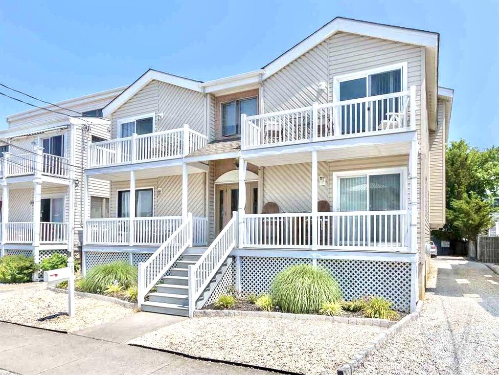 Long & Foster Vacation Rentals-217 86th Street Unit D 2nd Floor East-image-1