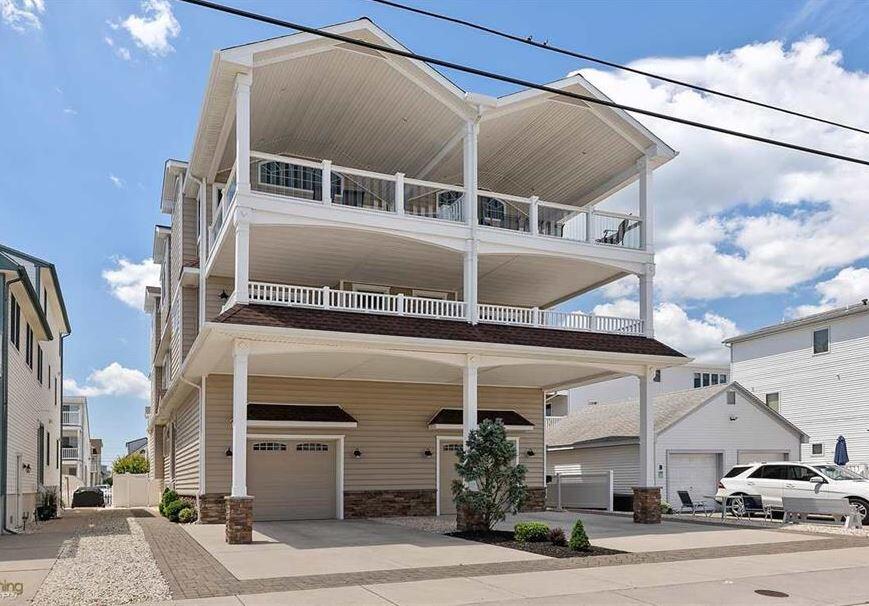 Long & Foster Vacation Rentals-138 73rd Street East-image-1
