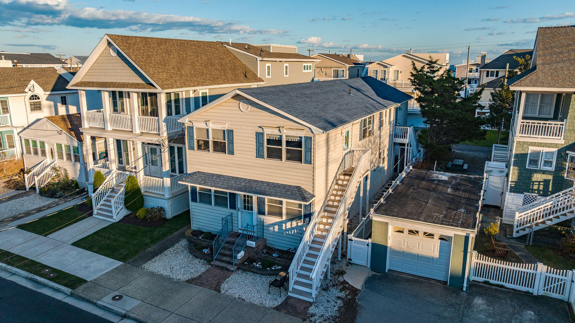 Long & Foster Vacation Rentals-5455 Asbury Avenue-image-1