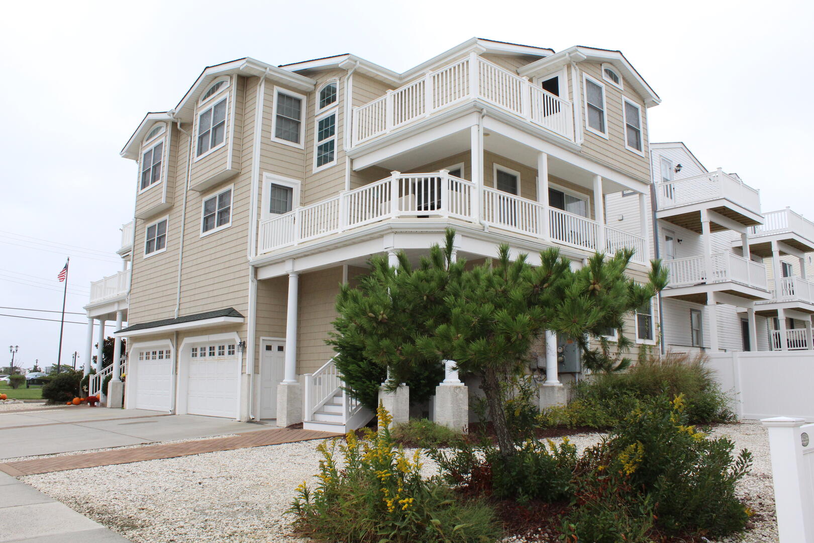 Long & Foster Vacation Rentals-4708 Central Avenue North-image-1