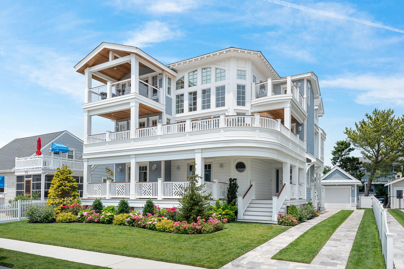 Long & Foster Vacation Rentals-205 69th Street-image-1