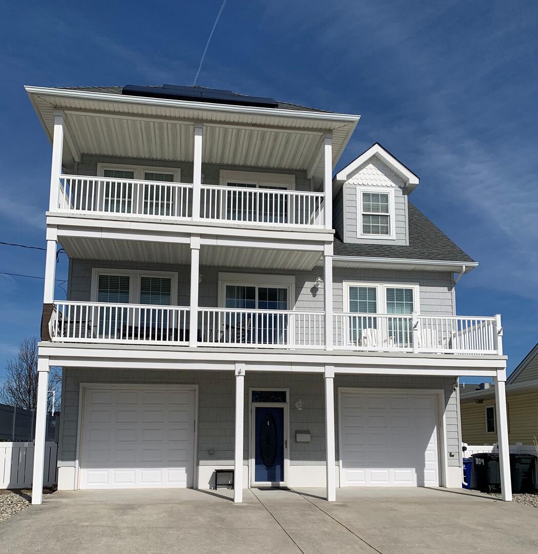 Long & Foster Vacation Rentals-309 W. Walnut Avenue-image-1