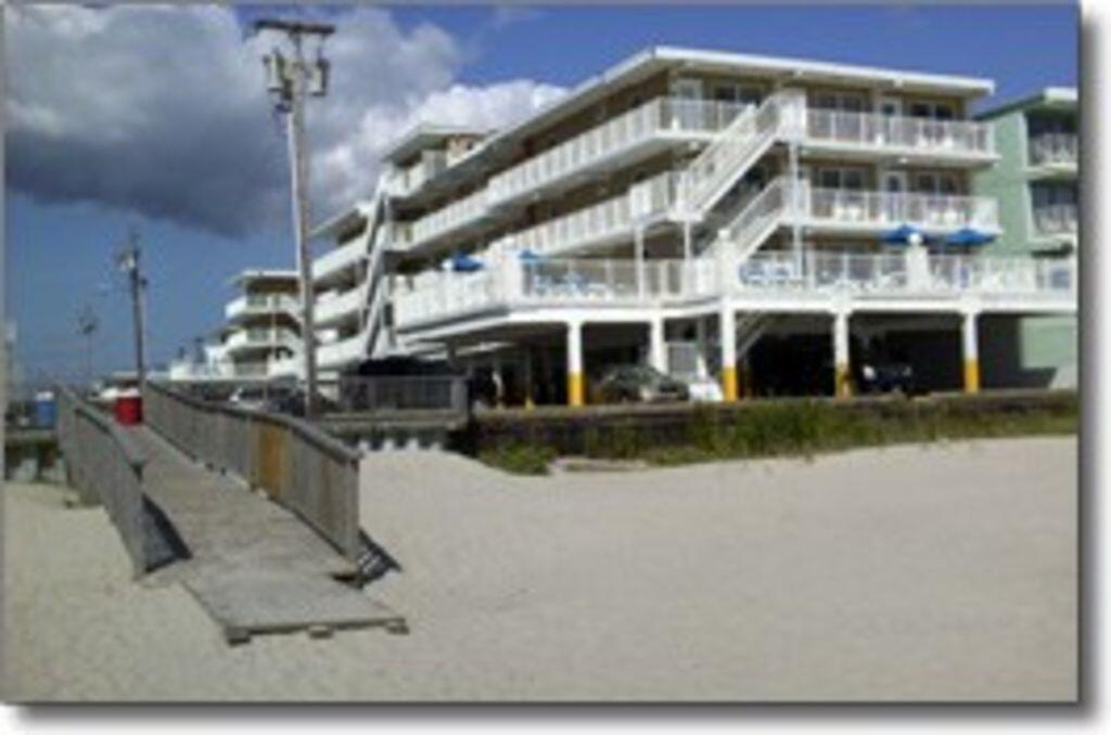 Long & Foster Vacation Rentals-8401 Atlantic Avenue #104-image-1