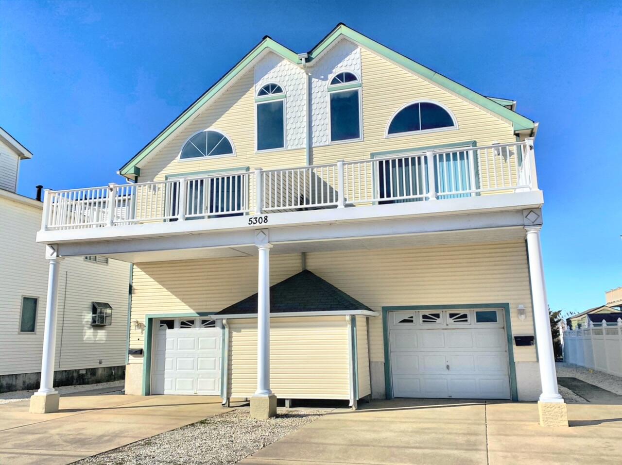 Long & Foster Vacation Rentals-5308 Central Avenue North-image-1