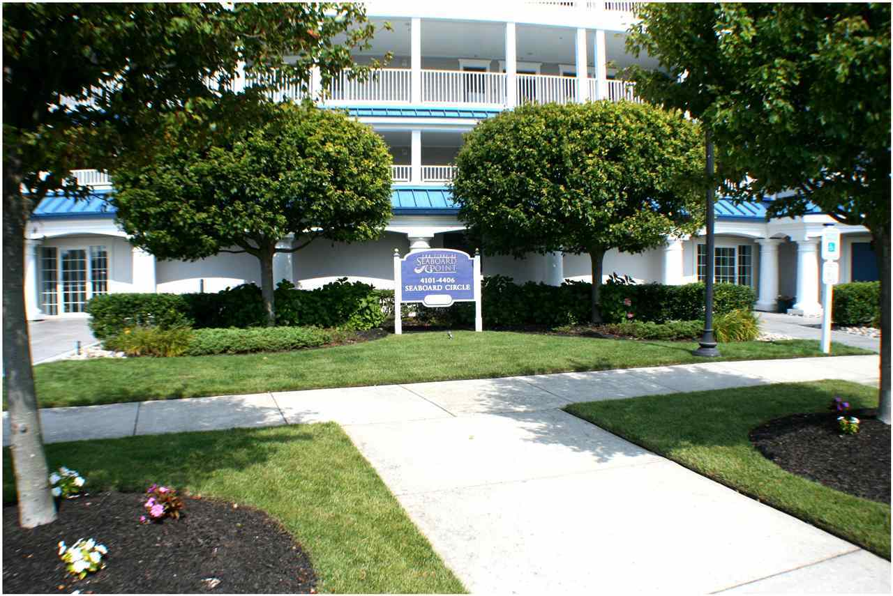 Long & Foster Vacation Rentals-4203 Seaboard Circle-image-1