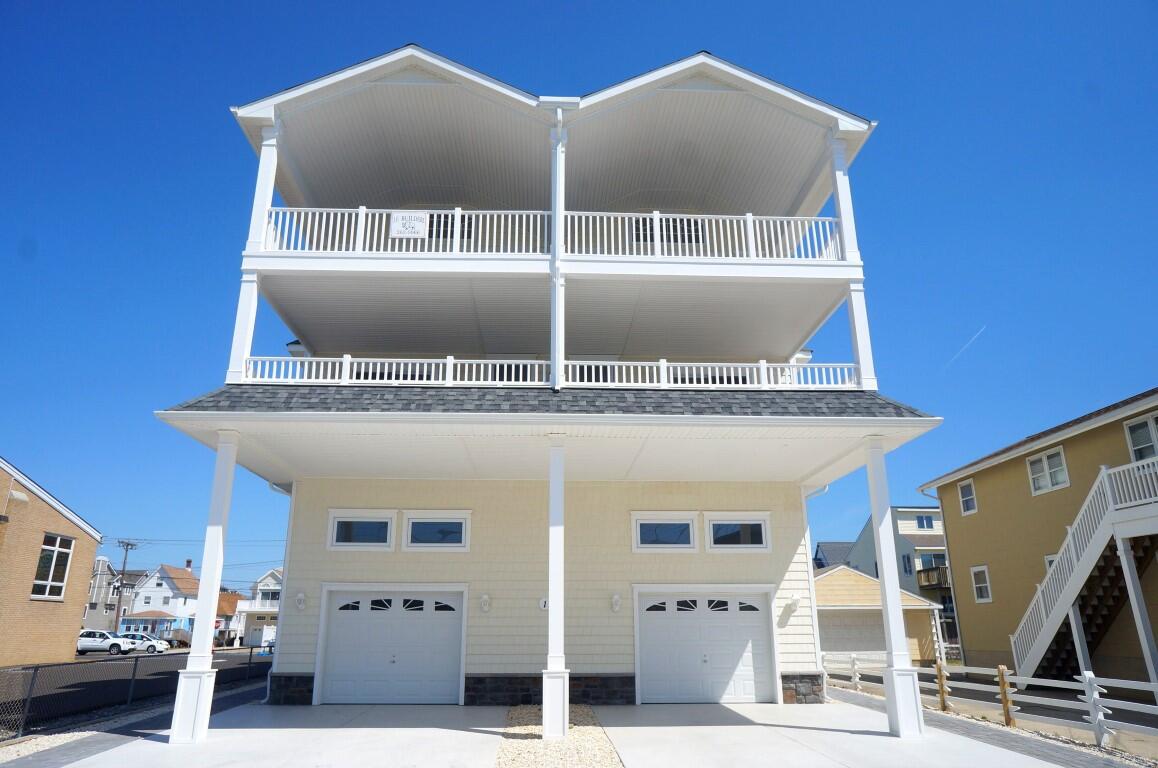 Long & Foster Vacation Rentals-125 45th Street East-image-1