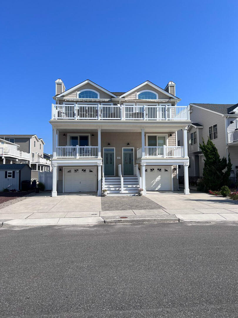 Long & Foster Vacation Rentals-137 71st Street West-image-1