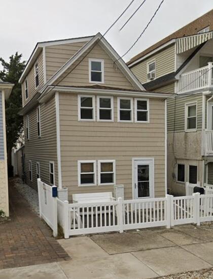 Long & Foster Vacation Rentals-218 86th Street-image-1