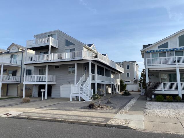 Long & Foster Vacation Rentals-17 62nd Street North-image-1