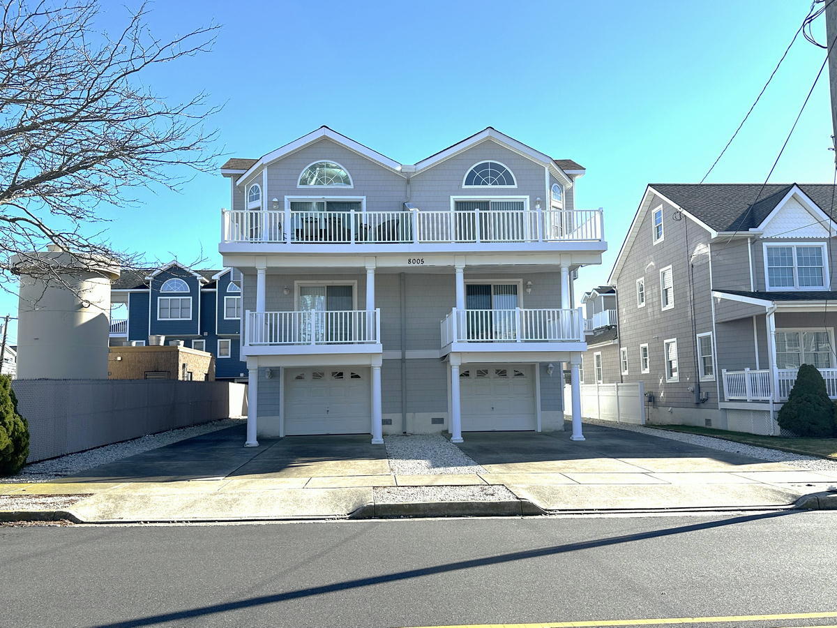 Long & Foster Vacation Rentals-8005 Central Avenue North-image-1