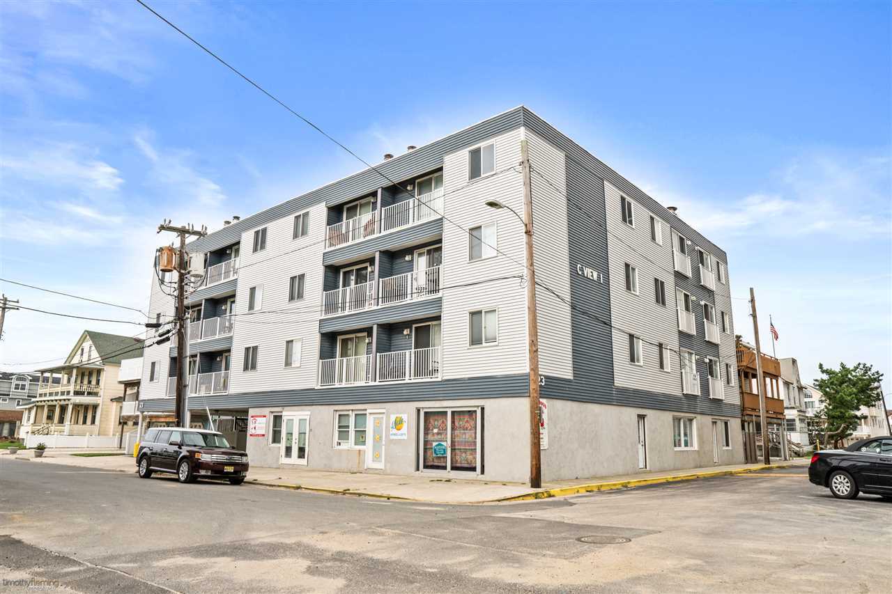 Long & Foster Vacation Rentals-23 38th Street #106-image-1