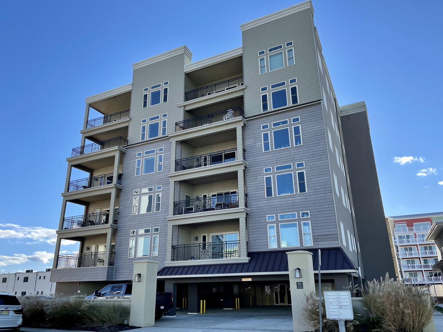 Long & Foster Vacation Rentals-408 E Farragut Road - Unit 302-image-1
