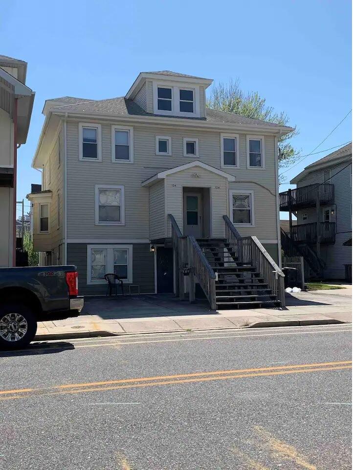 Long & Foster Vacation Rentals-124 E. Spencer - Unit 4-image-1