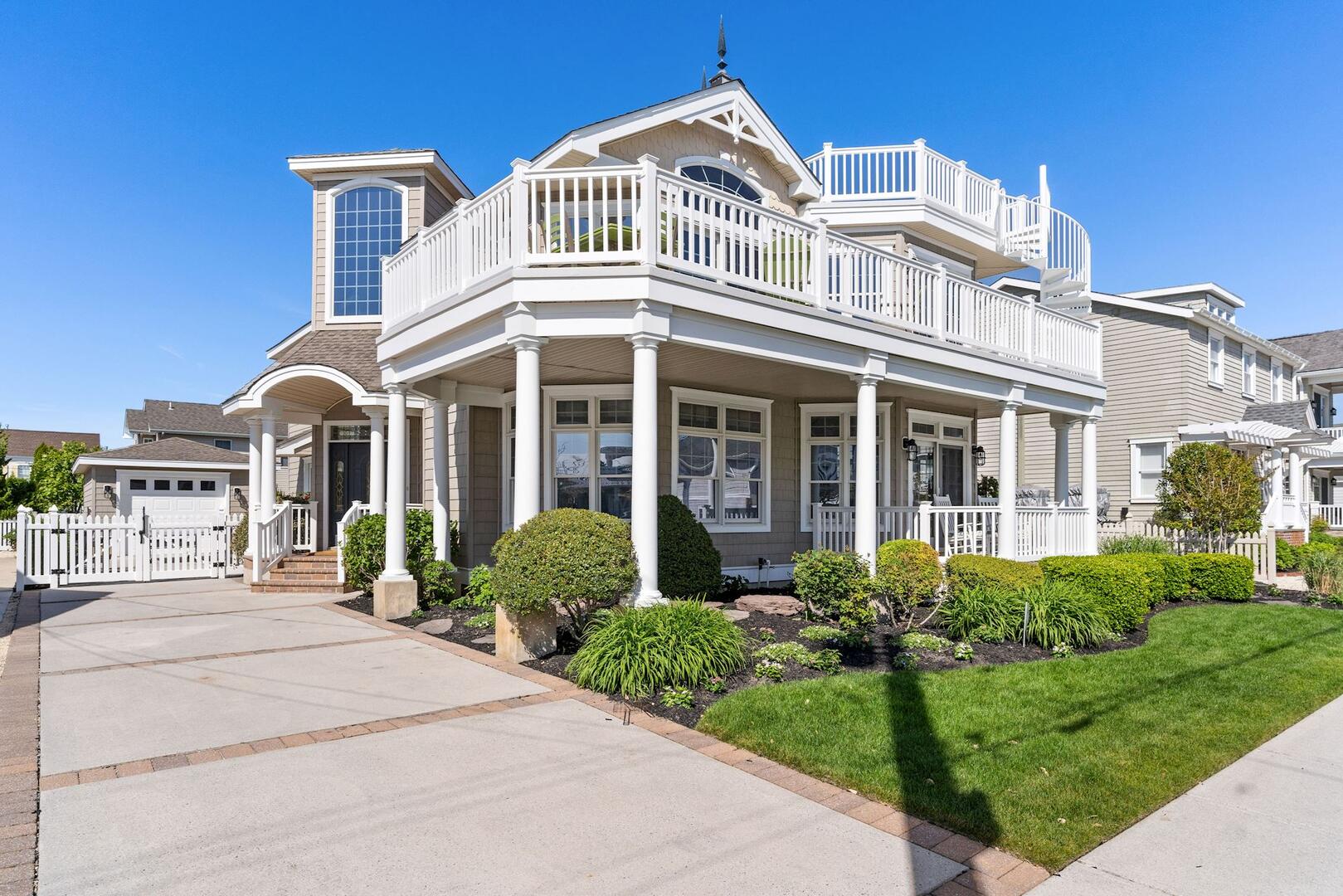 Long & Foster Vacation Rentals-226 119th Street-image-1