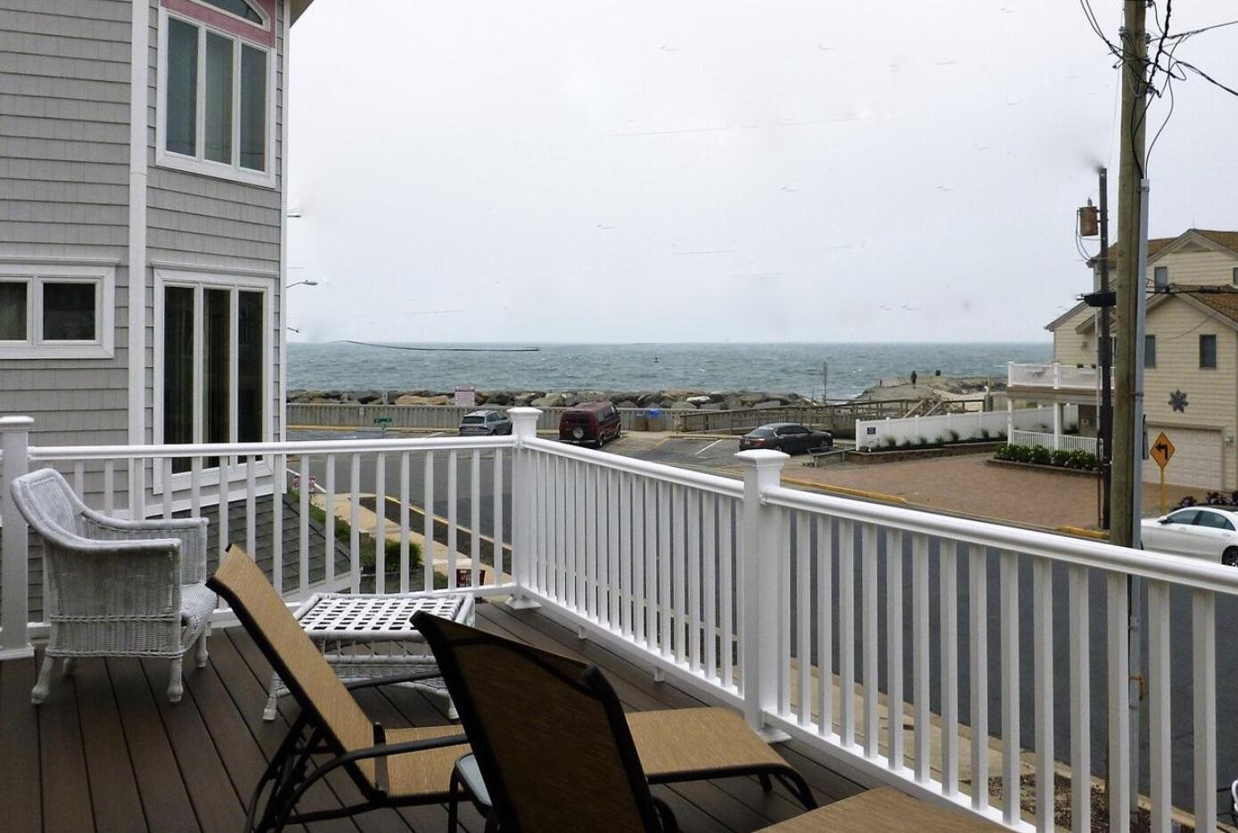 Long & Foster Vacation Rentals-868 Avalon Avenue-image-1