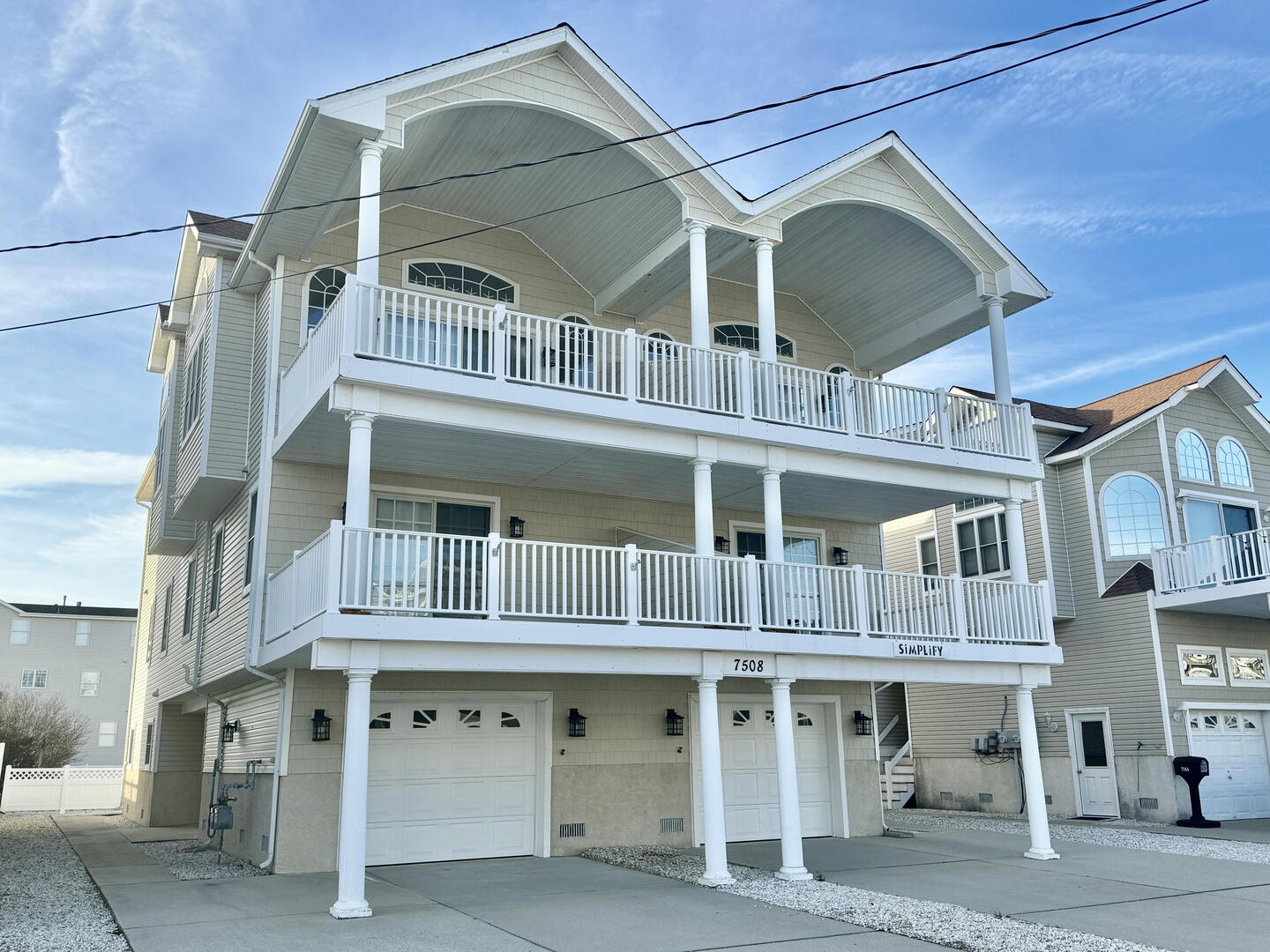 Long & Foster Vacation Rentals-7508 Landis Avenue South-image-1