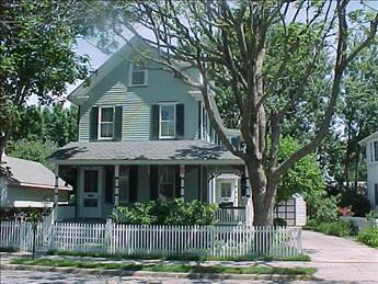 Long & Foster Vacation Rentals-295 Windsor Cottage-image-1