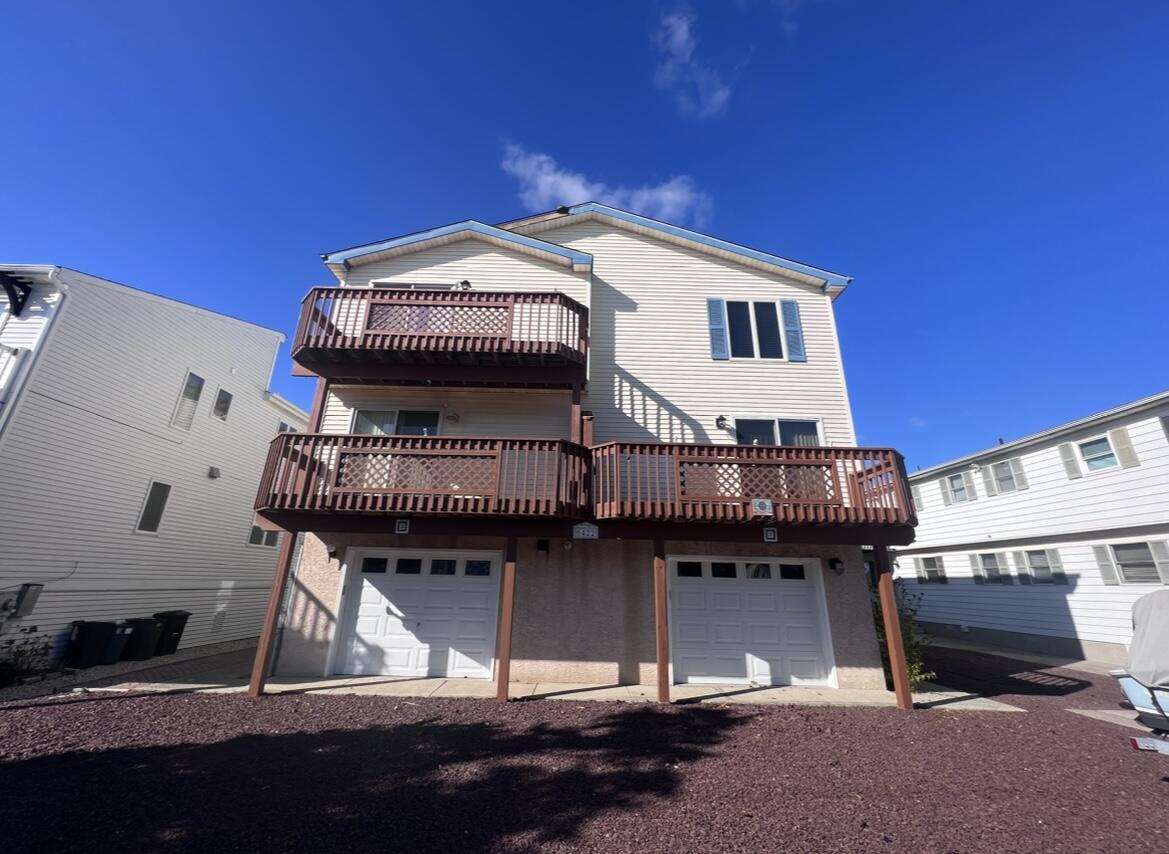 Long & Foster Vacation Rentals-6422 Central Avenue North-image-1