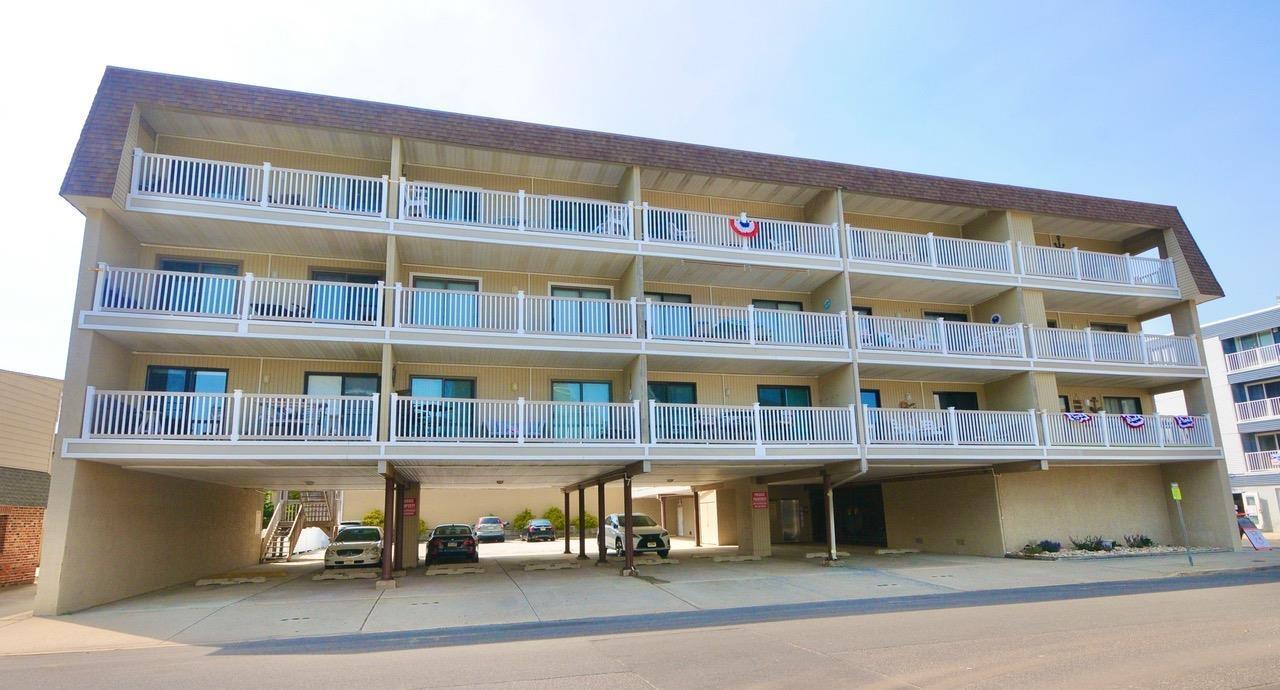 Long & Foster Vacation Rentals-3800 Pleasure Avenue #407-image-1