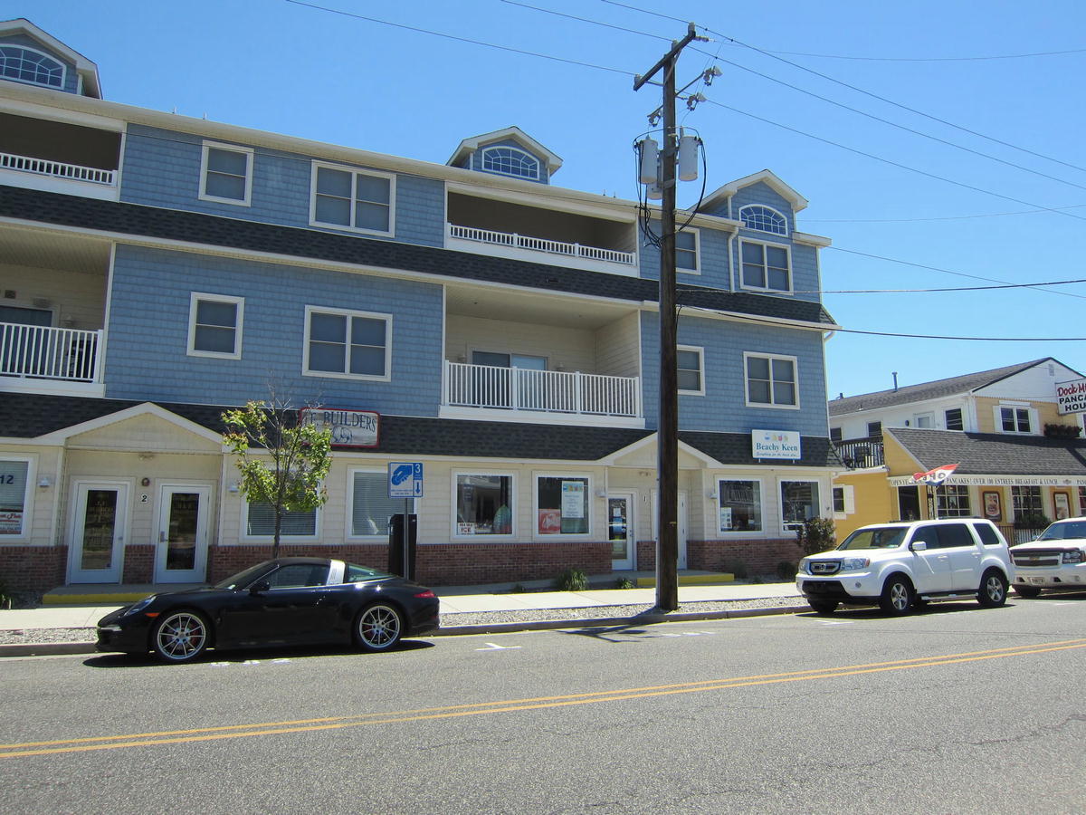 Long & Foster Vacation Rentals-4601 Landis Avenue Unit A-image-1