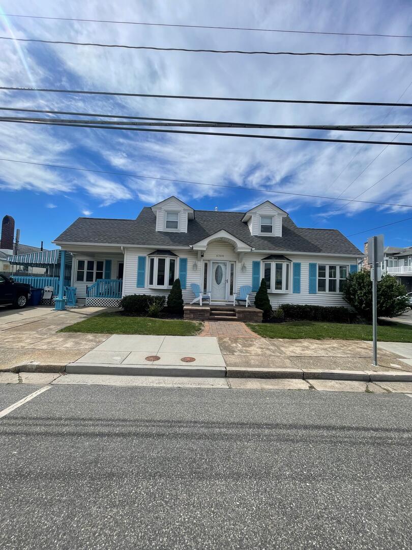 Long & Foster Vacation Rentals-5700 Atlantic Avenue 1st Floor-image-1