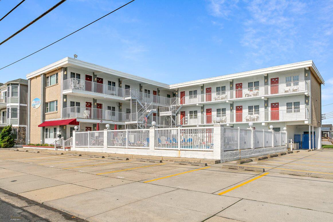 Long & Foster Vacation Rentals-1400 Surf Ave, Unit 102-image-1