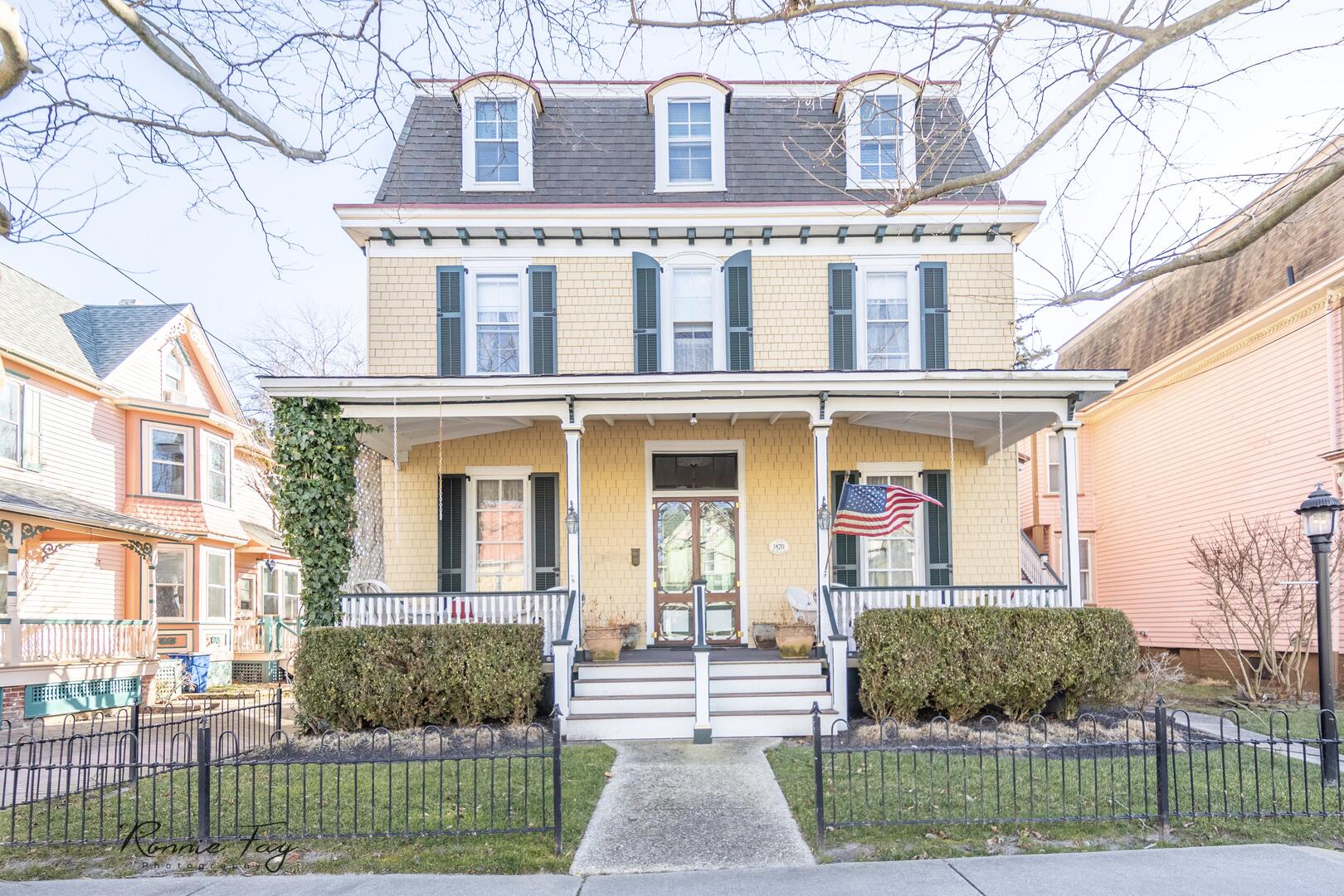 Long & Foster Vacation Rentals-303 S Broadway-image-1