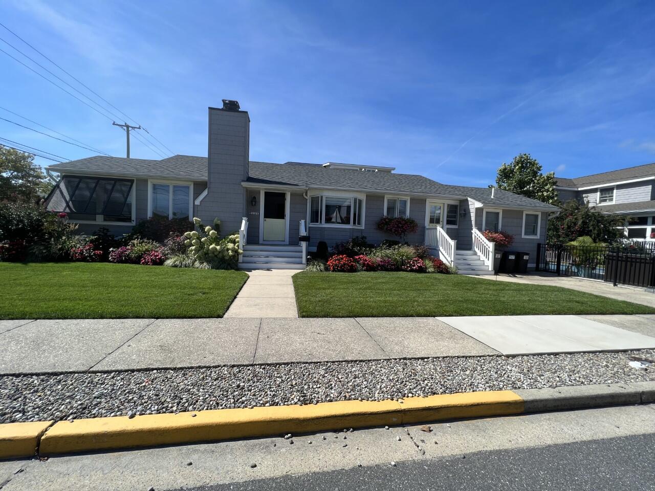 Long & Foster Vacation Rentals-110 28th Street-image-1