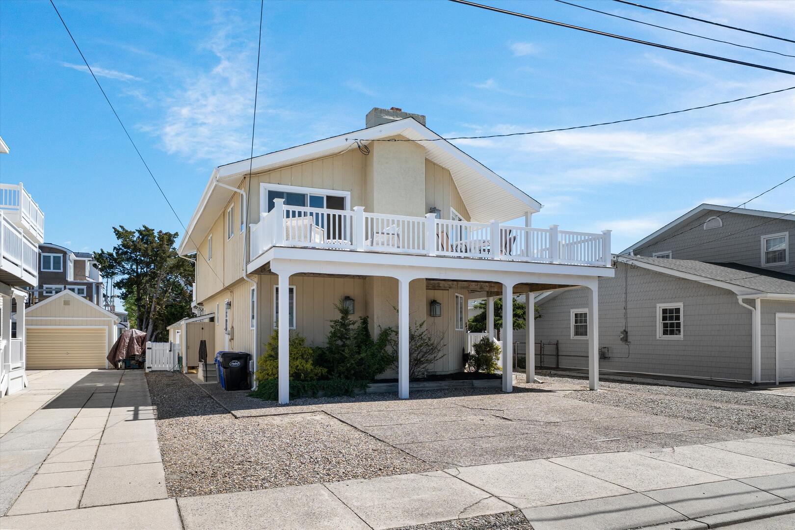 Long & Foster Vacation Rentals-55 W 33rd Street-image-1
