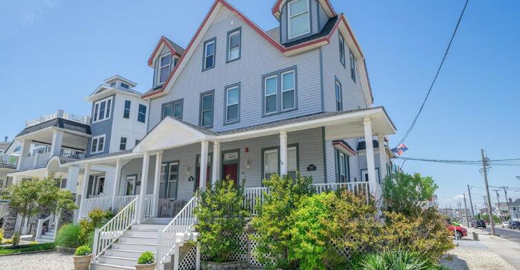 Long & Foster Vacation Rentals-4800 Landis Ave 3S-image-1