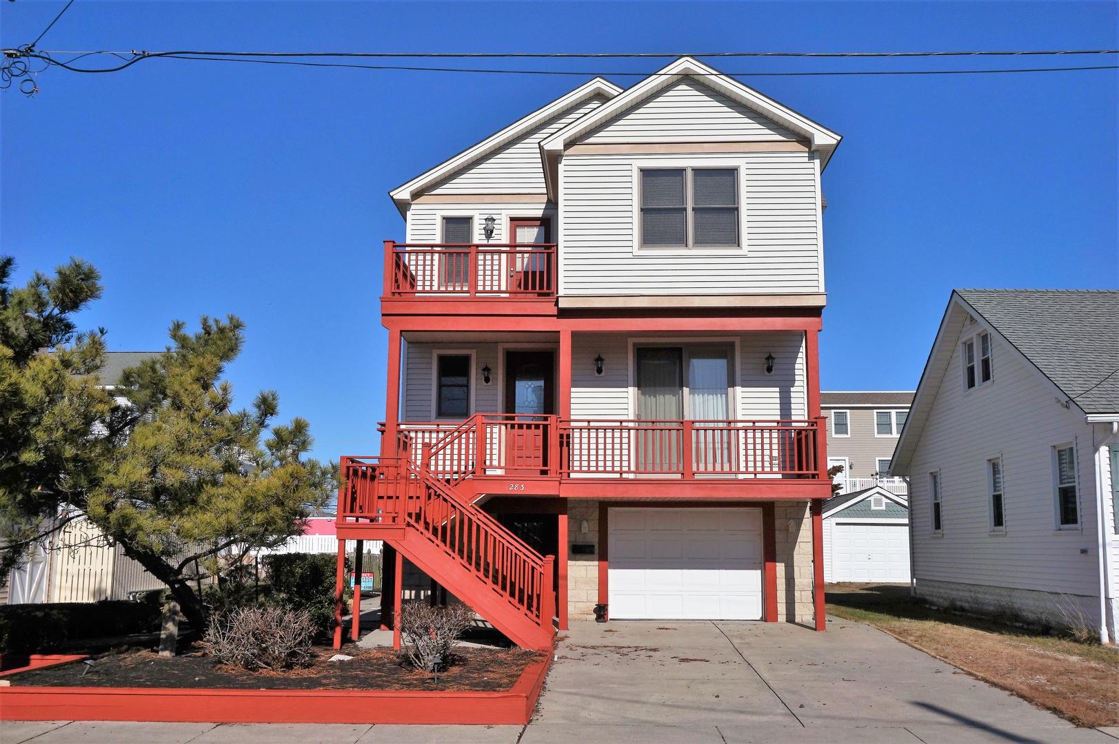 Long & Foster Vacation Rentals-283 22nd Street-image-1