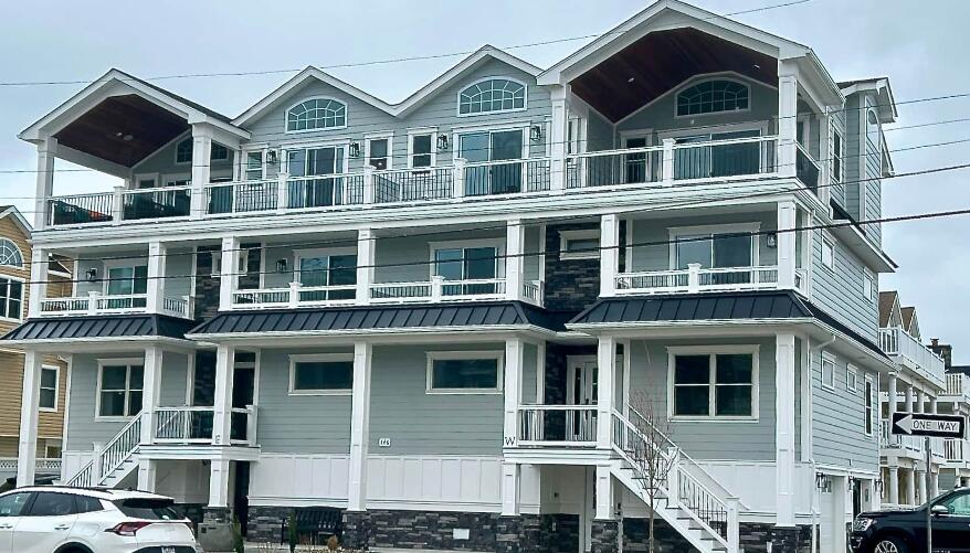 Long & Foster Vacation Rentals-142 47th Street West-image-1