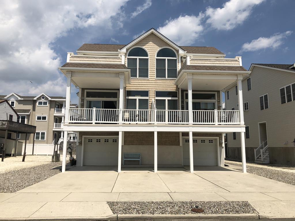 Long & Foster Vacation Rentals-133 34th Street West-image-1