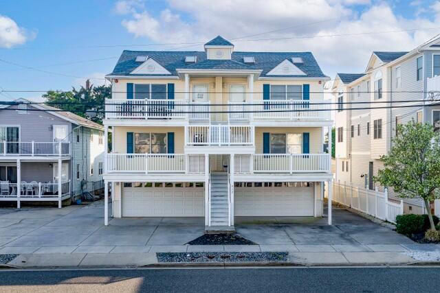 Long & Foster Vacation Rentals-212 E. 17th Avenue - Unit B-image-1