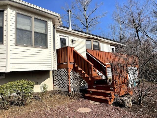 Long & Foster Vacation Rentals-606 Oxford Rd-image-1