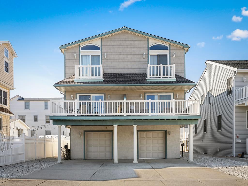 Long & Foster Vacation Rentals-110 70th Street East-image-1