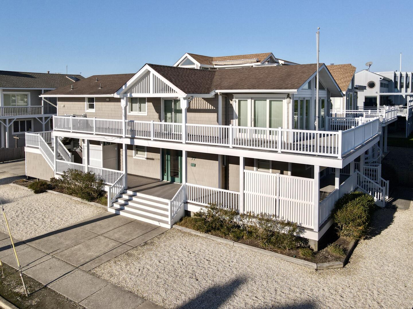 Long & Foster Vacation Rentals-77 38th Street-image-1