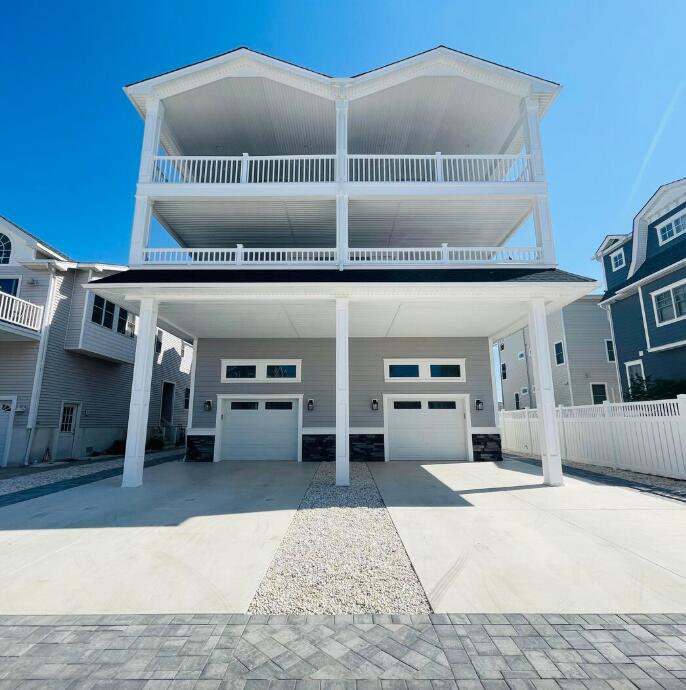 Long & Foster Vacation Rentals-109 56th Street West-image-1